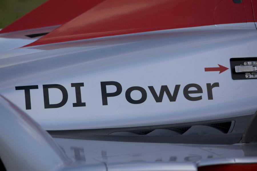 Детали экстерьера Audi R15 TDI 2009 года  (фото 22 из 78)